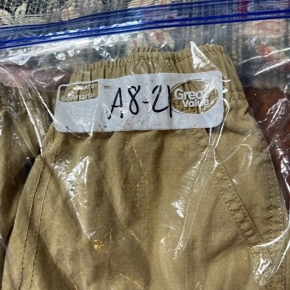 Place boys Khaki Cargo Shorts - Picture 4 of 4